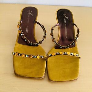 GIUSEPPI ZANOTTI SQUARE TOE VINTAGE CRYSTAL GOLD HEEL SIZE 9
NWOT